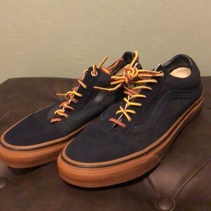 Vans shoes size 7 men’s 8.5 women’s brand new